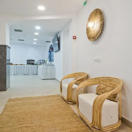 Diana Art Boutique Hotel 3*